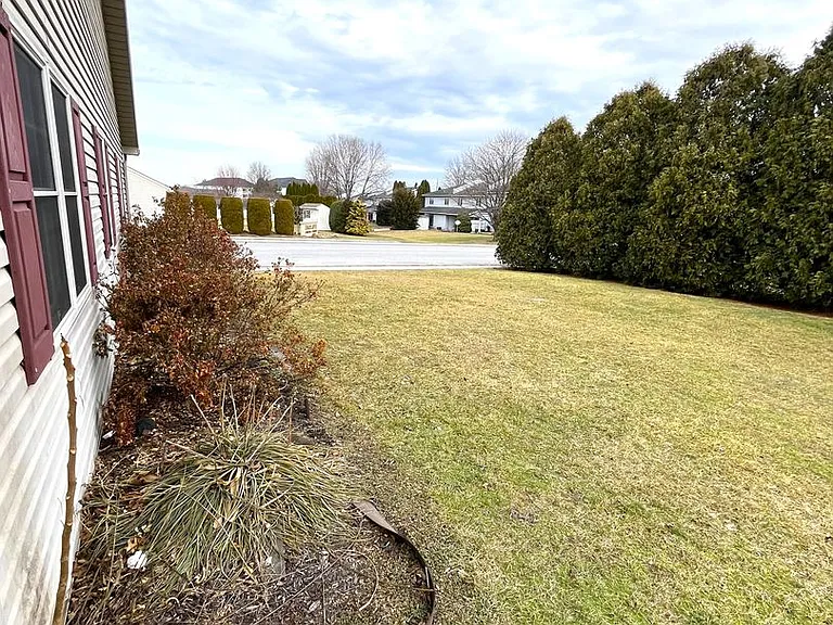 152 Lantern Ln — Photo 31