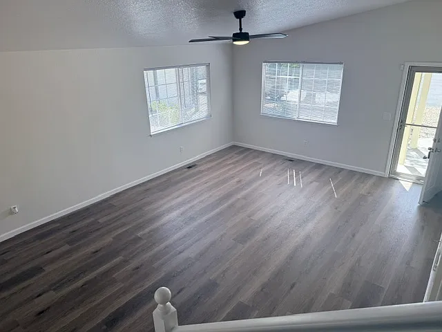 5 bed, 2273 sqft, $2,700 — Photo 3