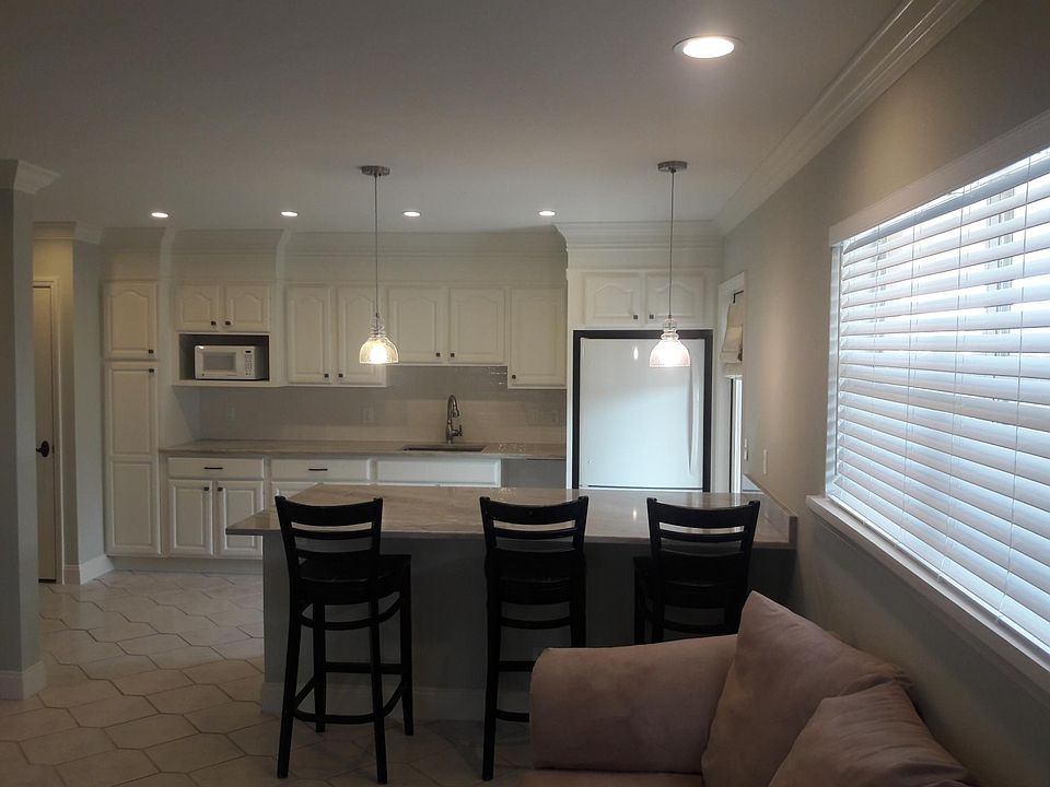 1st image of 2750 NE 28th Ct APT 8