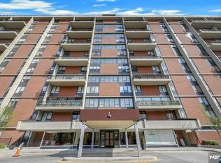 4 Horizon Rd #G5, Fort Lee, NJ 07024