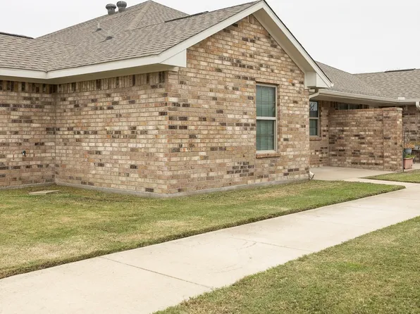 207 W Eubank St #D, Mabank, TX 75147