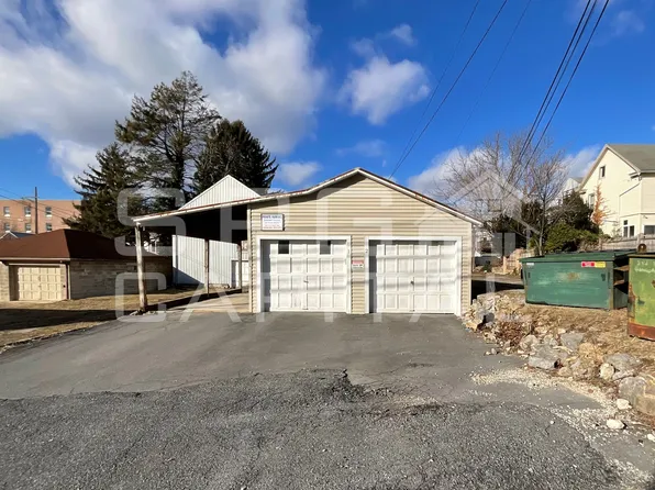 60 E King St, Shippensburg, PA