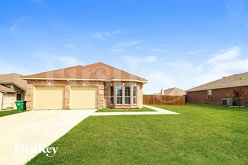 2925 Oakshire St Photo 1