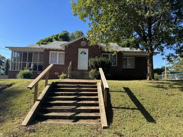105 N CHERRY Street, McCormick, SC 29835