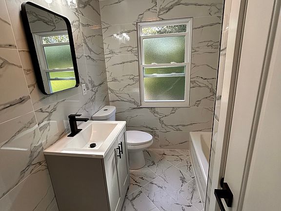 2nd image of 27 New Castle Dr #2