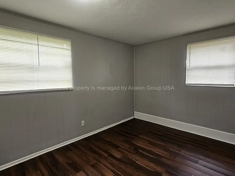 9504 Evesham Rd — Photo 10