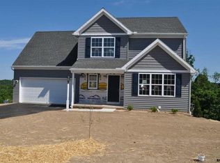 375 Riviera St, Mount Wolf, PA 17347