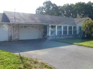 1915 Flat Top Rd, Cool Ridge, WV 25825