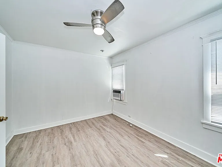 1329 S Tremaine Ave — Photo 21