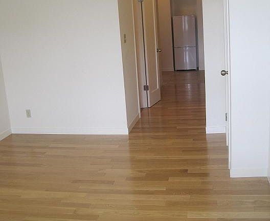 4th image of 2061 Mission St APT 18
