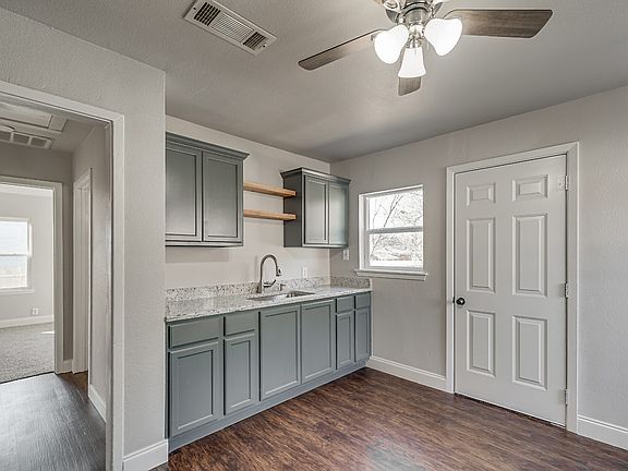 5th image of 1905 Oakwood St