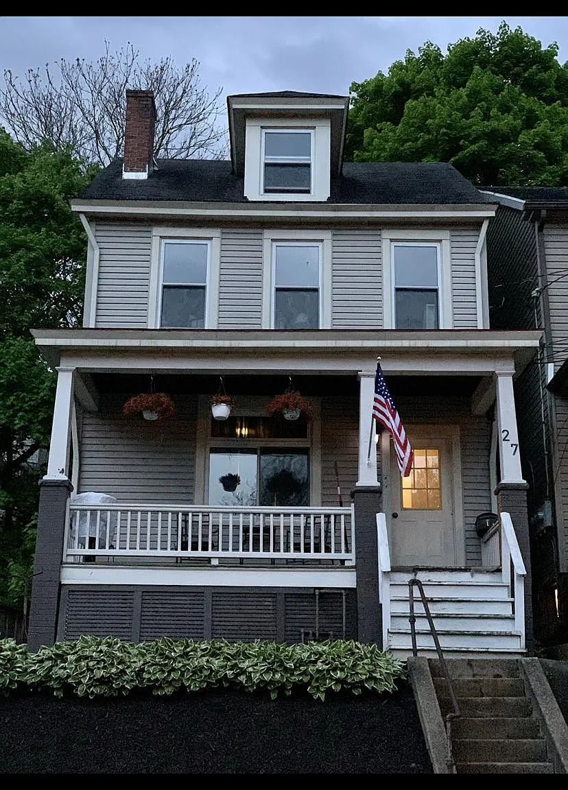 1 bed, 975 sqft, $995 — Photo 1