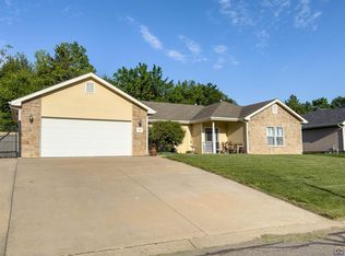 5334 NW Arroyo Dr, Topeka, KS 66618