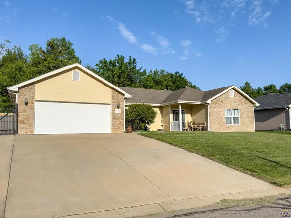 5334 NW Arroyo Dr, Topeka, KS 66618
