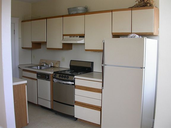 3rd image of 2 Sutherland Rd APT 44