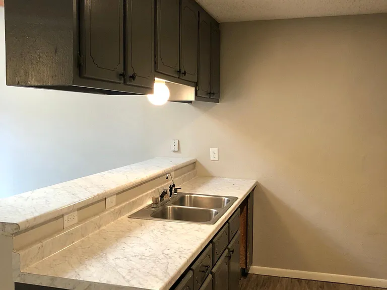 212 Versailles St — Photo 8