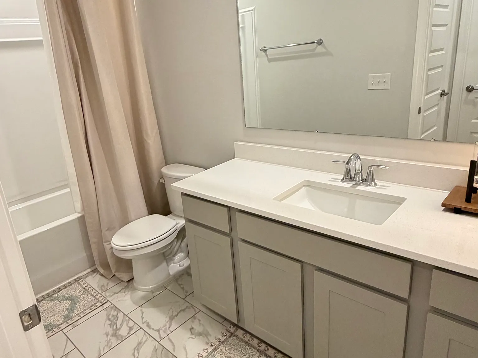 3 bed, 1850 sqft, $3,400 — Photo 2