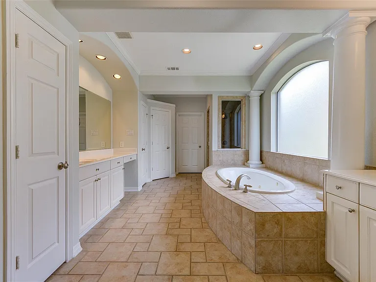3819 Rivermoss Ln — Photo 26