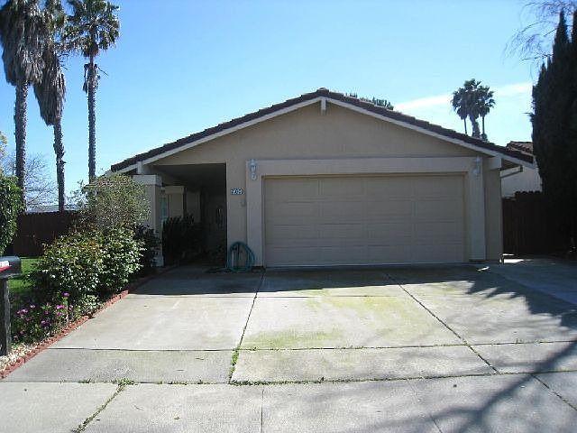 1st image of 2100 Vine Ct