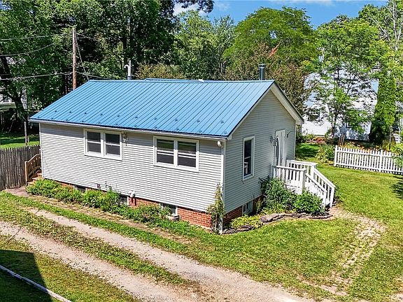 4th image of 9793 Smith Dr