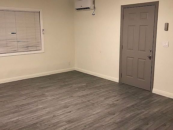 4th image of 470 Jeffries Ave