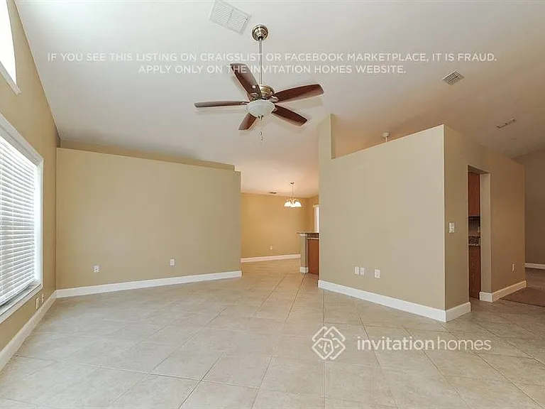 4526 Windsor Ct E — Photo 5