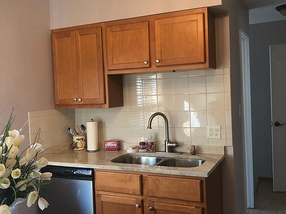 4th image of 8649 Niles Center Rd #D