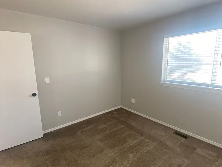 1207 S Ivy St — Photo 38