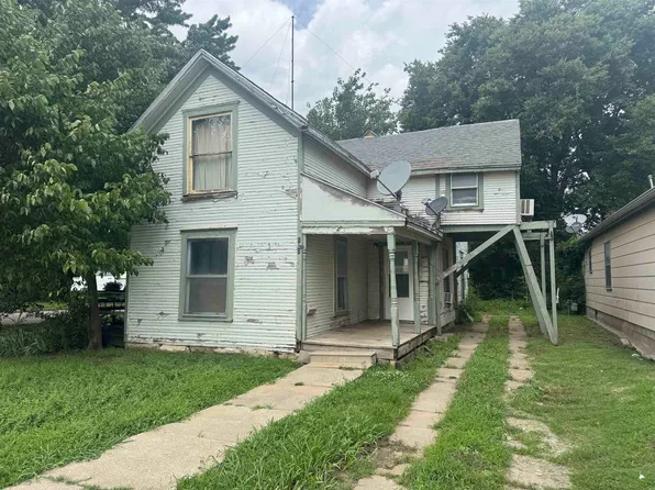 120 W 7th Ave, Winfield, KS 67156