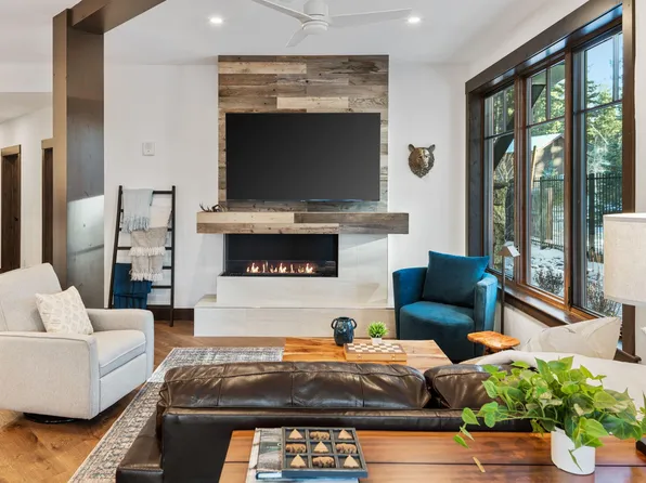 25 Beach Club Dr Unit 303, Stateline, NV 89449