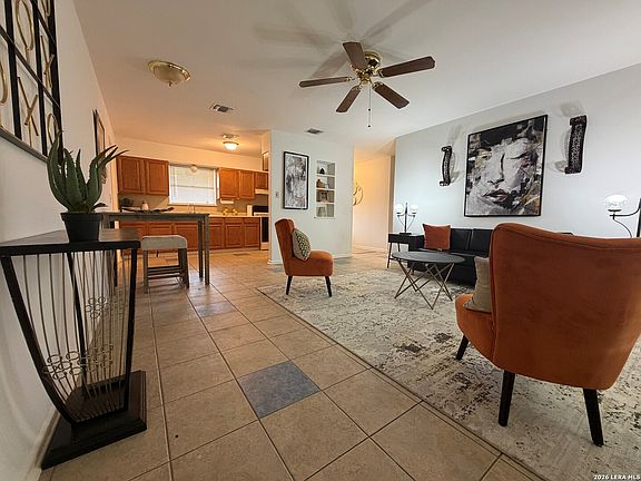 4th image of 4302 Waikiki Dr
