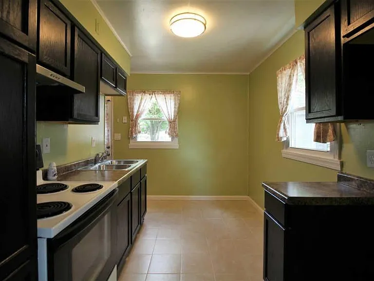 3004 Longlois Dr — Photo 2