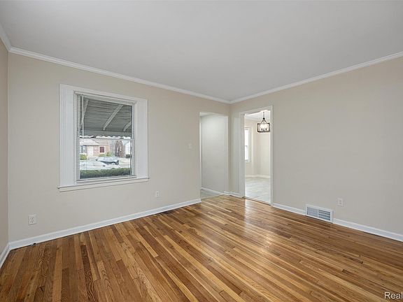 3rd image of 18291 Faust Ave