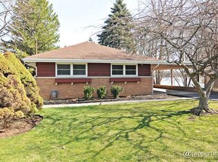 654 Lomond Dr, Mundelein, IL