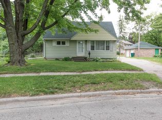 3020 Lafayette Cir, Lansing, MI 48906