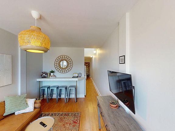 2nd image of 415 Humphreys St APT 8
