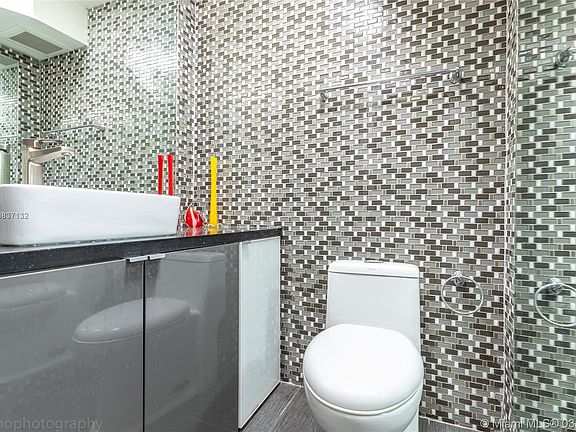 5th image of 230 174th St APT 1606