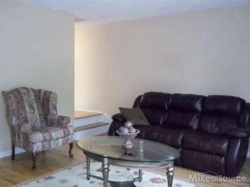 2nd image of 198 N Christine Cir