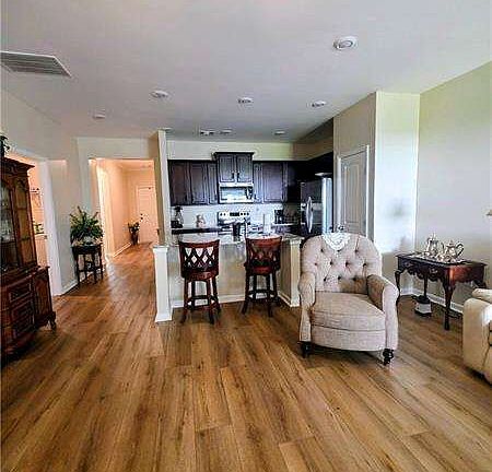 5th image of 38 Piedmont View Ln