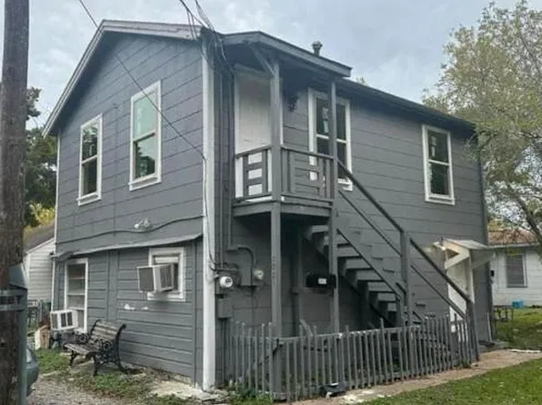 702 Rosedale St #A-b, La Marque, TX 77568