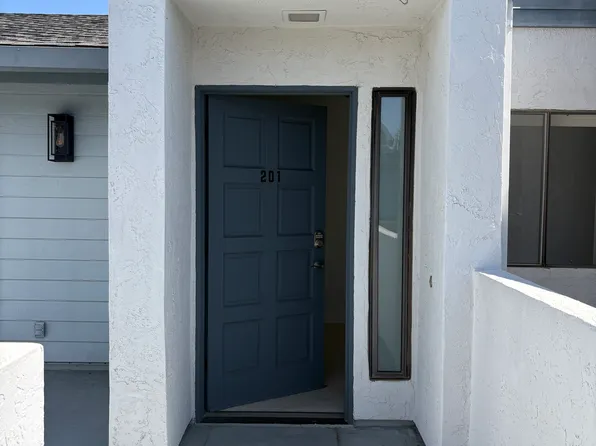 4085 Crystal Dawn Ln Unit 201, San Diego, CA 92122
