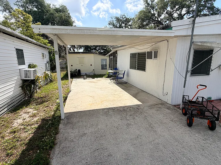 4836 Cottage St — Photo 3
