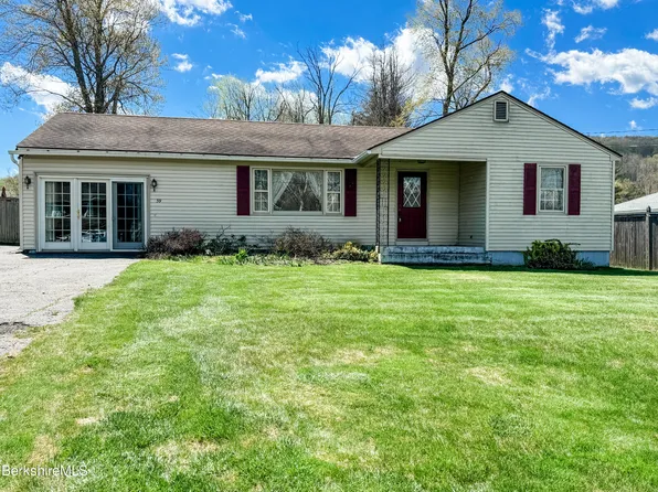 39 Sunset Dr, Dalton, MA 01226