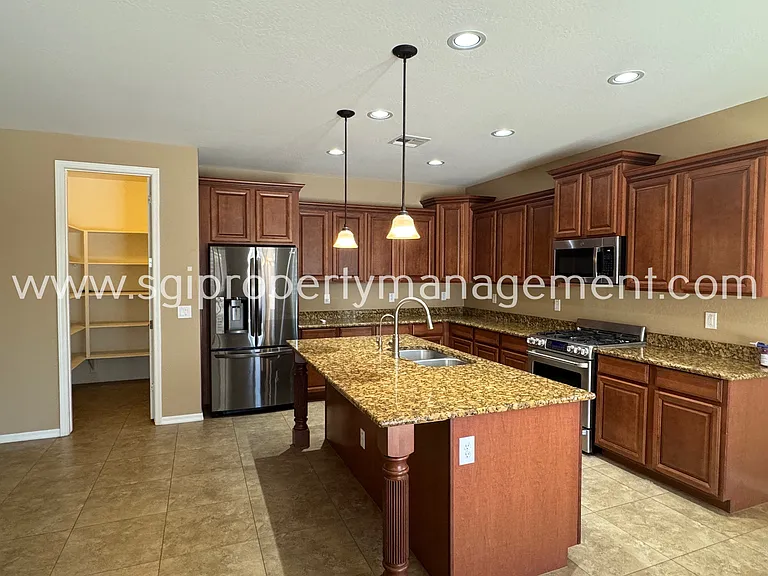 135 W Yellow Wood Ave — Photo 5