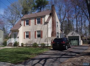 27 Prospect Ave, Westwood, NJ 07675