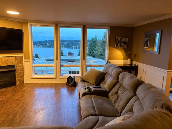 15514 Bothell Way NE APT 201, Lake Forest Park, WA 98155