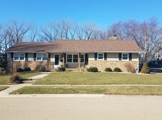 615 Yorkshire Dr, Washington, IL 61571