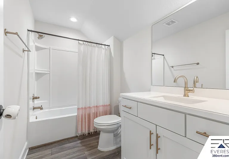 66 Los Lagos Blvd — Photo 26