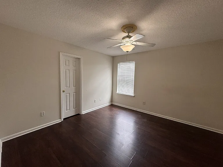 485 Scrub Jay Dr — Photo 8