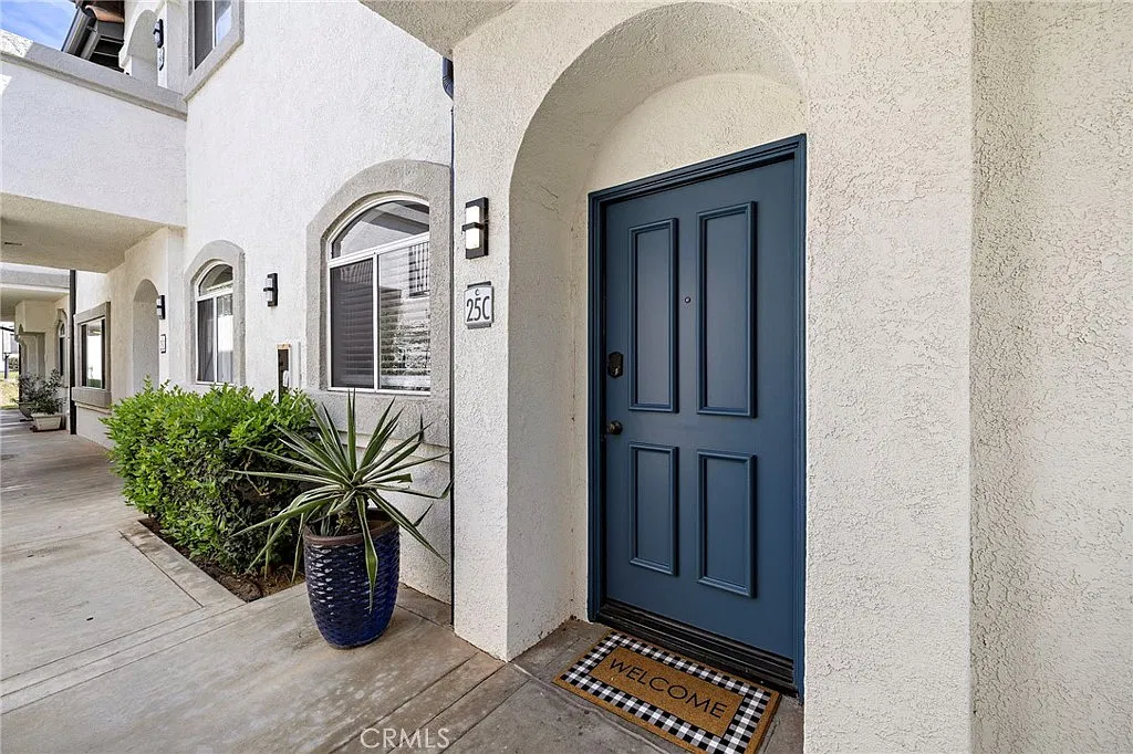 2 bed, 1098 sqft, $3,750 — Photo 2